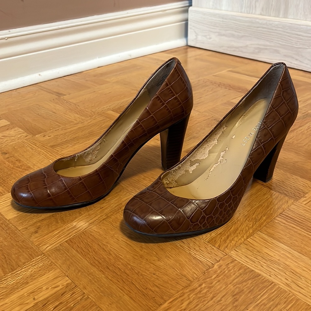 Nine West brown leather pumps, size 5.5